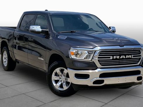 Used 2024 RAM 1500 Laramie AWD/4WD image 3