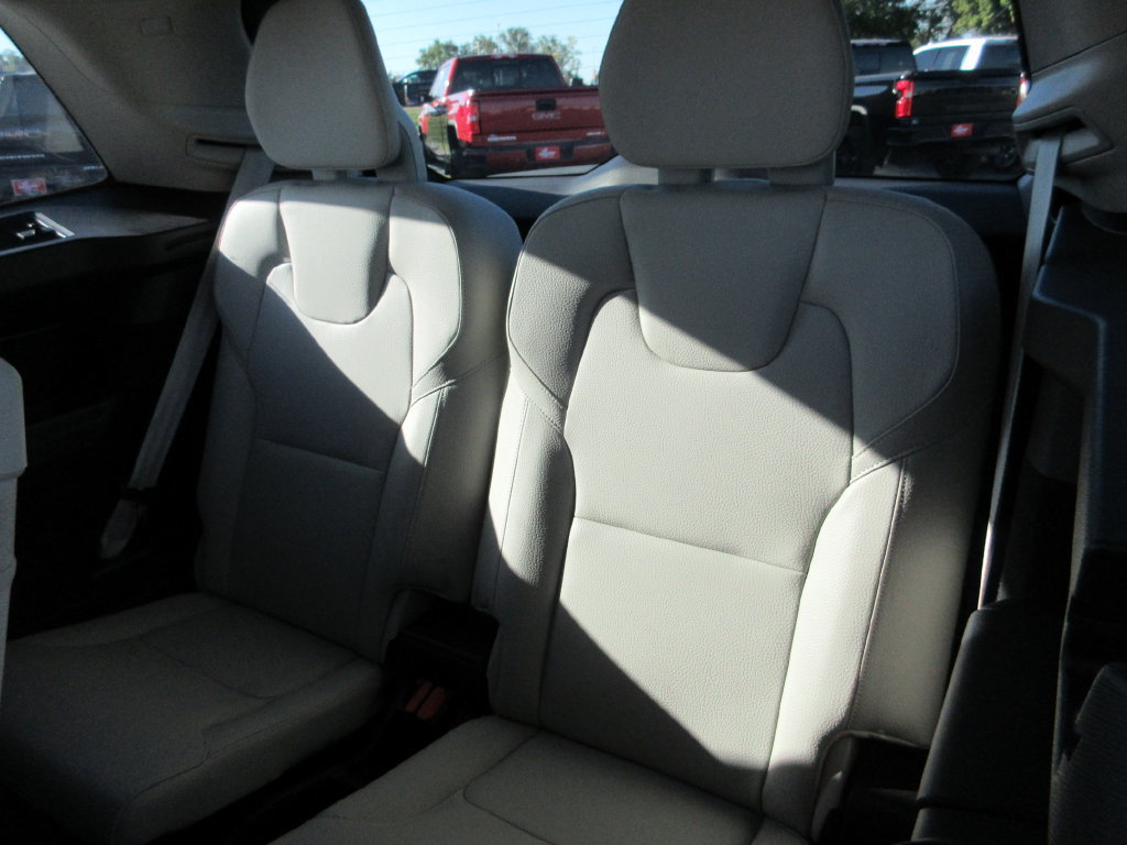 Used 2022 Volvo XC90 T6 Momentum w/ Advanced Package AWD/4WD image 22