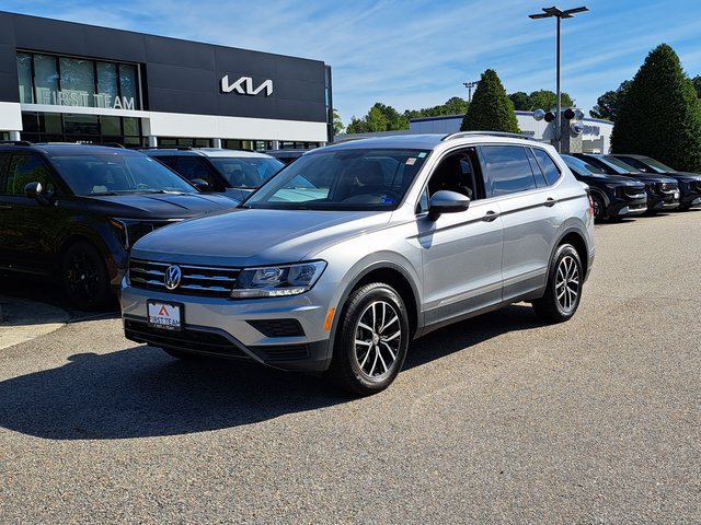 Used 2021 Volkswagen Tiguan SE AWD/4WD image 2