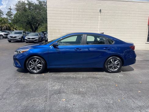 Used 2022 Kia Forte LXS w/ LXS Technology Package FWD image 2