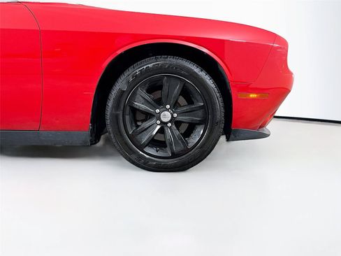 Used 2019 Dodge Challenger SXT RWD image 15