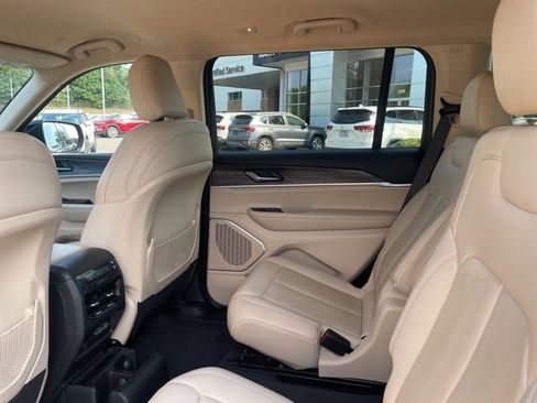 Used 2021 Jeep Grand Cherokee L Limited image 14