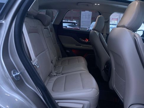 Used 2021 Lincoln Corsair AWD w/ Premium Package image 20