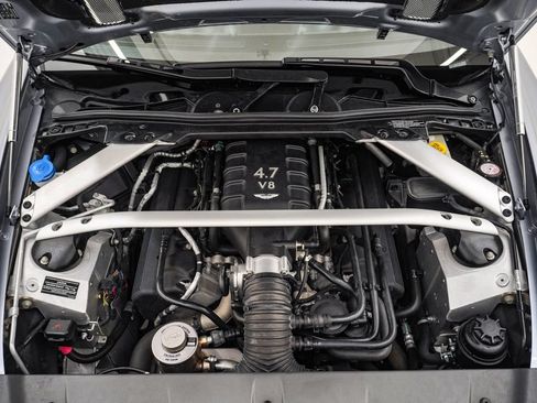Used 2015 Aston Martin V8 Vantage GT RWD image 35