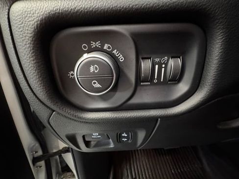 Used 2019 RAM 1500 Big Horn AWD/4WD image 26