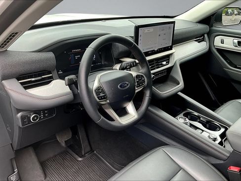 New 2026 Ford Explorer Active w/ Active Comfort Package AWD/4WD image 7