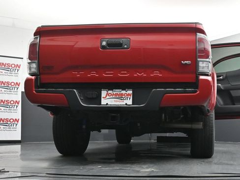 Used 2023 Toyota Tacoma TRD Sport AWD/4WD image 43