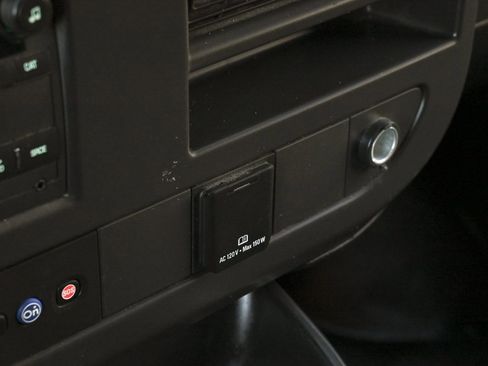 Used 2024 GMC Savana 2500 Work Van w/ Driver Convenience Package image 28