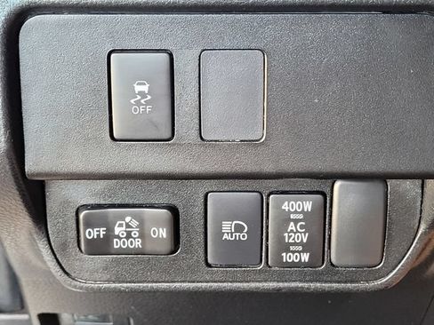 Certified 2022 Toyota Tacoma TRD Off-Road AWD/4WD image 16