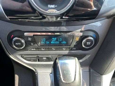 Used 2014 Ford Focus Titanium image 25