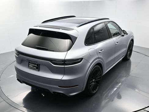 Certified 2021 Porsche Cayenne GTS AWD/4WD image 37