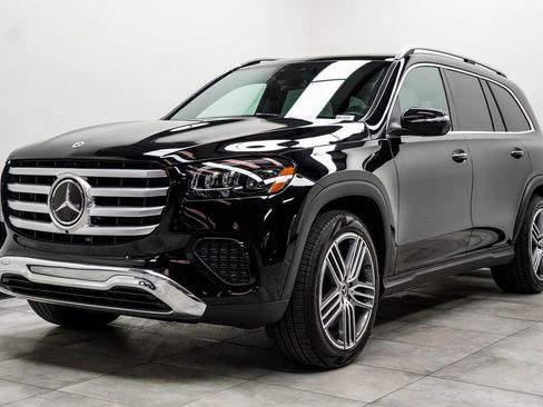 Used 2025 Mercedes-Benz GLS 450 4MATIC image 6