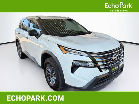 Used 2025 Nissan Rogue S AWD/4WD image 1