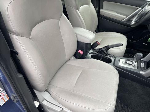 Used 2015 Subaru Forester 2.5i Limited AWD/4WD image 18