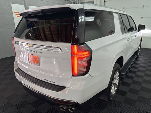 Used 2021 Chevrolet Suburban Premier w/ Premium Package image 9