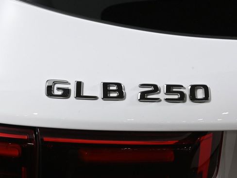 New 2026 Mercedes-Benz GLB 250 4MATIC image 39