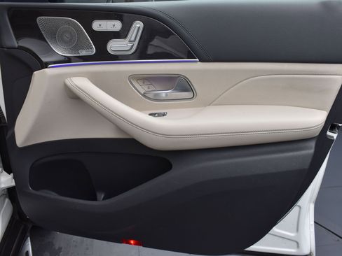 Used 2020 Mercedes-Benz GLE 450 4MATIC w/ MBUX Technology Package image 19