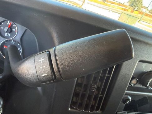 Used 2018 Chevrolet Express 2500 w/ Driver Convenience Package RWD image 12