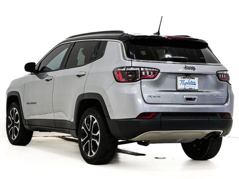 Used 2022 Jeep Compass Limited w/ Sun and Sound Group AWD/4WD image 9