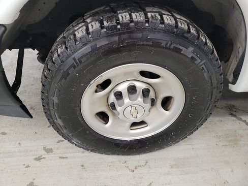 Used 2022 Chevrolet Express 2500 w/ Driver Convenience Package image 8