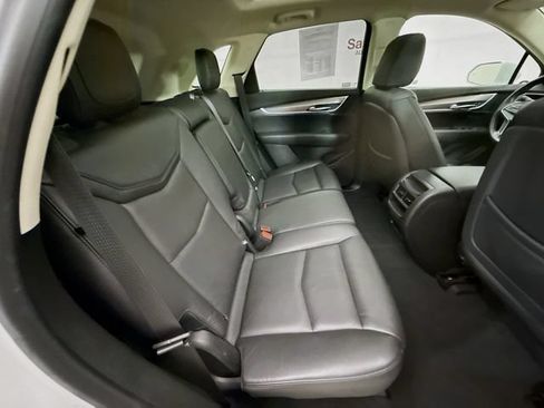 Used 2018 Cadillac XT5 Luxury w/ Driver Awareness Package FWD image 29