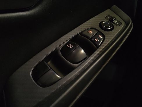 Used 2022 Nissan Sentra SR w/ Electronics Package FWD image 27