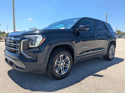 Used 2025 GMC Terrain Elevation AWD/4WD image 9