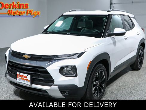 Used 2021 Chevrolet TrailBlazer LT w/ Sun and Liftgate Package FWD image 1