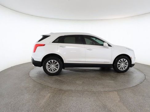 Used 2017 Cadillac XT5 Luxury w/ Driver Awareness Package image 21