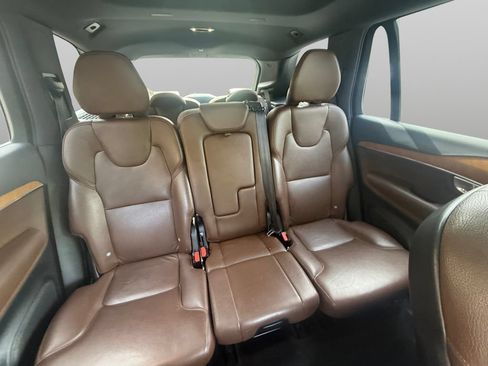 Used 2022 Volvo XC90 T6 Momentum AWD/4WD image 18