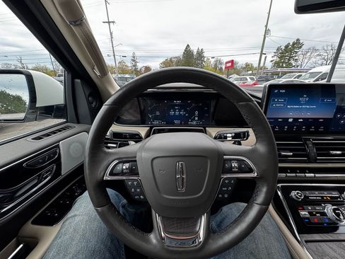 Used 2024 Lincoln Navigator L Reserve w/ Equipment Group 201A AWD/4WD image 13