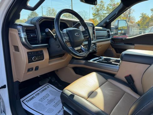 Used 2024 Ford F350 Lariat w/ Chrome Package image 11