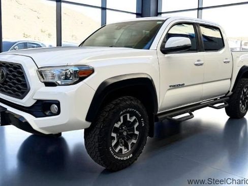 Used 2021 Toyota Tacoma TRD Off-Road w/ Technology Package image 2