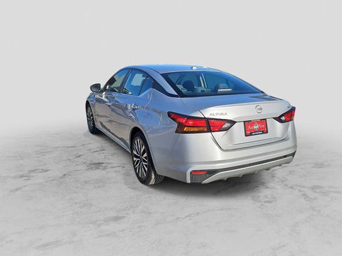 Used 2023 Nissan Altima 2.5 SV image 6
