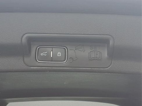 Used 2020 Ford Explorer XLT w/ Equipment Group 202A AWD/4WD image 7