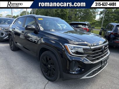 Used 2024 Volkswagen Atlas Cross Sport SE w/ Black Wheel Package