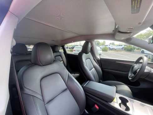 Used 2024 Tesla Model Y Long Range AWD/4WD image 6