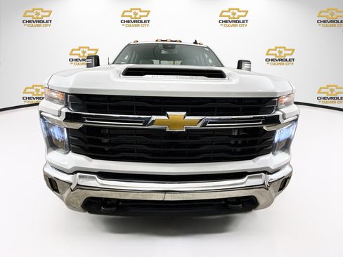 Used 2024 Chevrolet Silverado 3500 LT w/ Safety Package AWD/4WD image 2