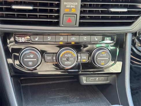 Certified 2022 Volkswagen Jetta SEL image 25