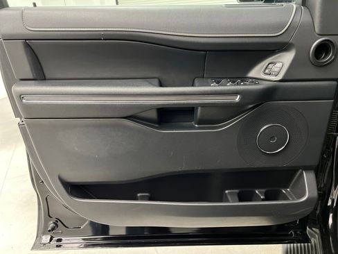 Used 2024 Ford Expedition XLT image 11