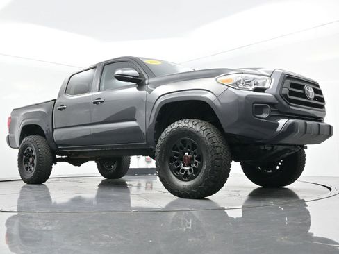 Used 2020 Toyota Tacoma TRD Sport image 41