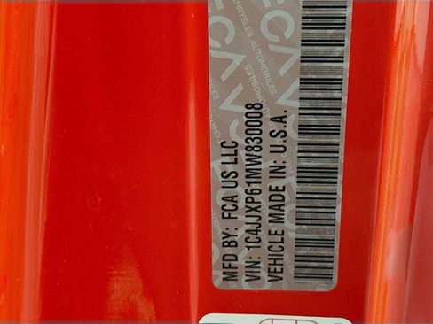 Used 2021 Jeep Wrangler Sahara w/ Dual Top Group image 12