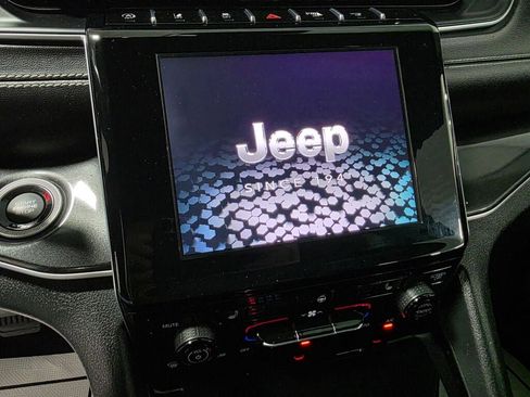 Used 2022 Jeep Grand Cherokee L Laredo AWD/4WD image 13