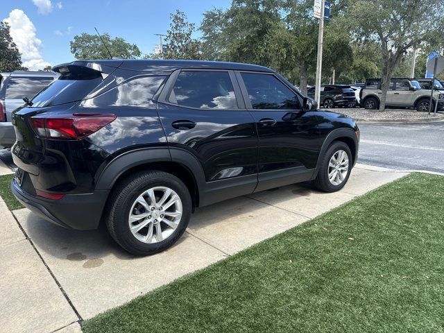Used 2021 Chevrolet TrailBlazer LS FWD image 3