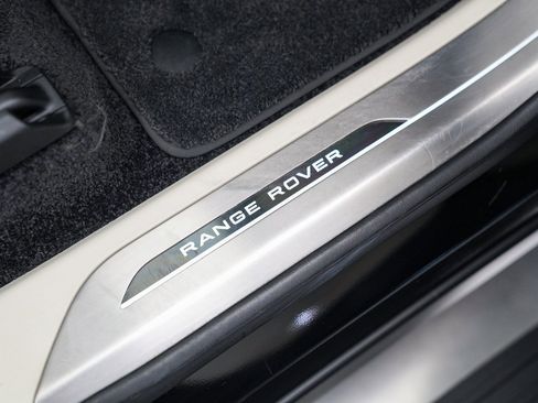 Used 2023 Land Rover Range Rover SE image 23