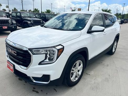 Used 2024 GMC Terrain SLE FWD image 3