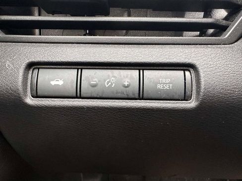 Used 2024 Nissan Altima 2.5 SV FWD image 15