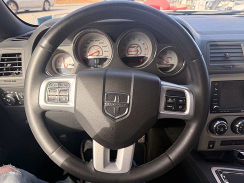 Used 2011 Dodge Challenger SRT8 image 18