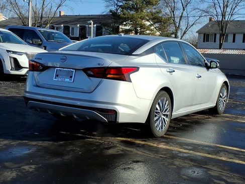 Used 2023 Nissan Altima 2.5 SV image 7