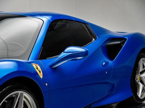 Used 2023 Ferrari F8 Tributo RWD image 37